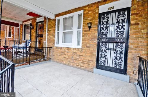 224 Bryant St, Washington DC  20002-1120 exterior