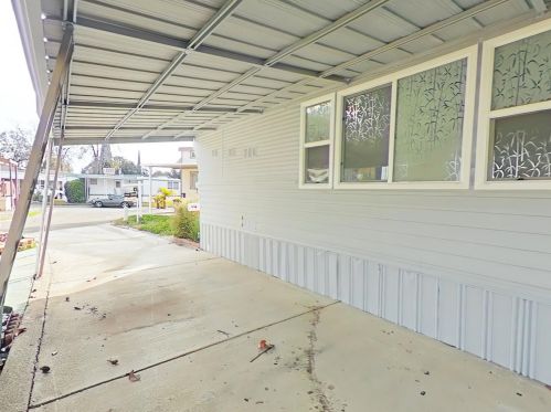 28 Shady Oaks Dr, Folsom CA 95630-1742 exterior