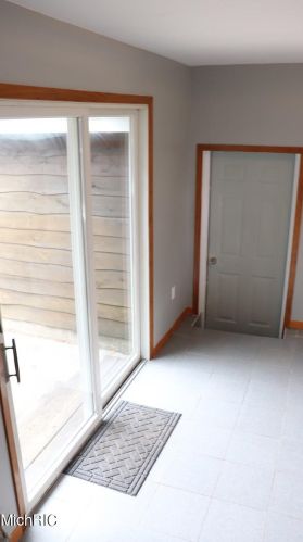 3821 Ellen St, Meskegon MI 49444-4067 exterior