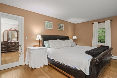 75 Nursery St, Norwalk CT 06850-1707 exterior