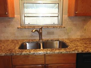 8927 Liptonshire Dr, Dallas TX  75238-3643 exterior