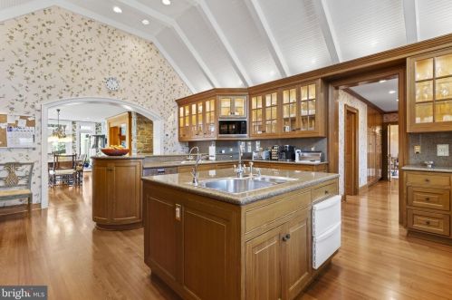 3005 45th St, Washington DC 20016-3528 exterior