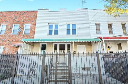 2732 Holland Ave, Bronx NY 10467-8709 exterior