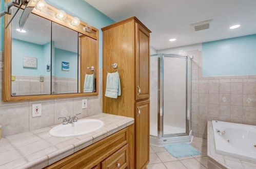 6342 Ohio Ave, Milwaukee WI  53219-4242 exterior