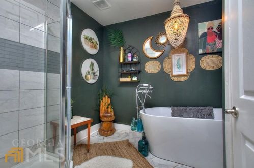 4495 Kent Rd, Atlanta GA  30337-5205 exterior