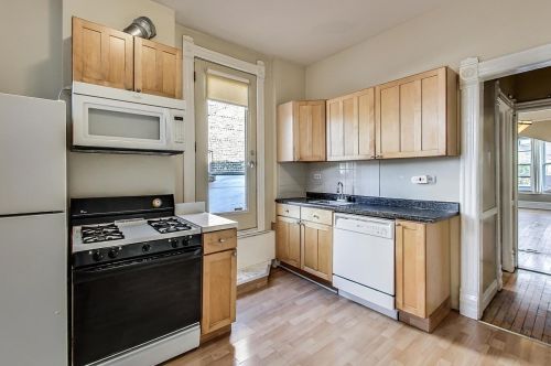 2324 Armitage Ave, Chicago IL 60647-4342 exterior