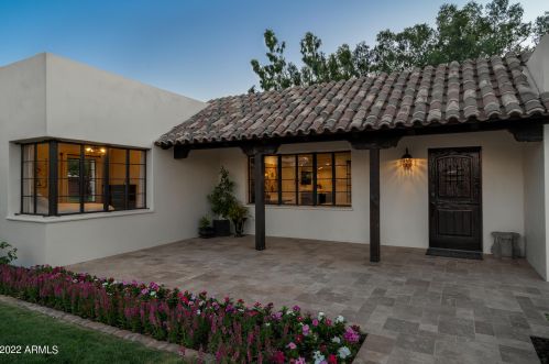 6630 32nd St, Phoenix AZ  85042-4814 exterior