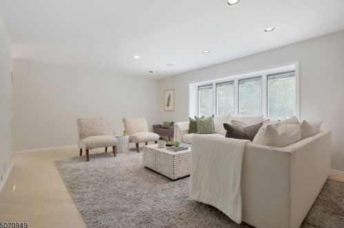 62 Cornell Dr, Livingston NJ  07039-5519 exterior