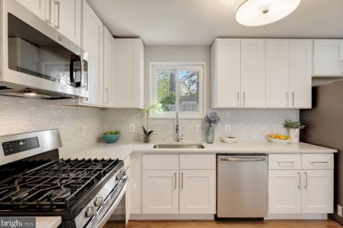 12109 Lauderdale Dr, Rockville MD  20852-2108 exterior