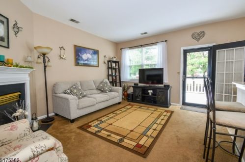 12 Rolling Rpd Ct, Hackettstown NJ 07840-1736 exterior