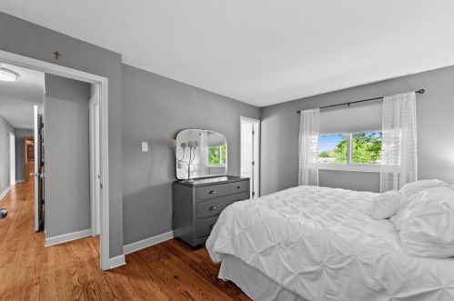 995 Sandstone Dr, Saint Louis MO 63146-5033 exterior