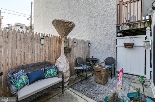 104 Ellsworth St, Philadelphia PA 19147-4606 exterior