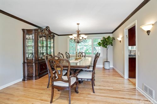 29 Clive Hills Rd, Edison NJ 08820-3657 exterior