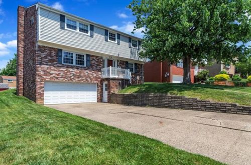 516 Blossom Dr, Pittsburgh, PA 15236-2433