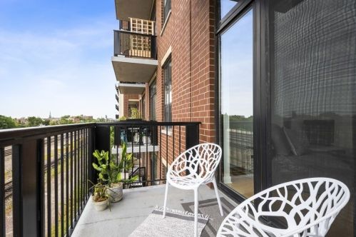 833 15th Pl, Chicago IL 60608-1502 exterior