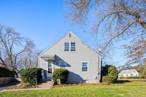 62 Adams St, Manchester, CT 06042-1804