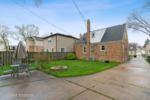 5111 Nashville Ave, Chicago IL  60638-1213 exterior