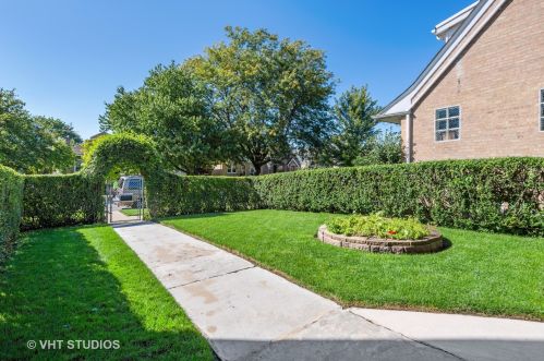 2907 Nagle Ave, Chicago IL 60634-4940 exterior