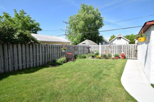 2157 67th Pl, Milwaukee WI 53219-1308 exterior