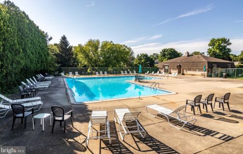 1021 Putnam Blvd, Media PA 19086-6754 exterior