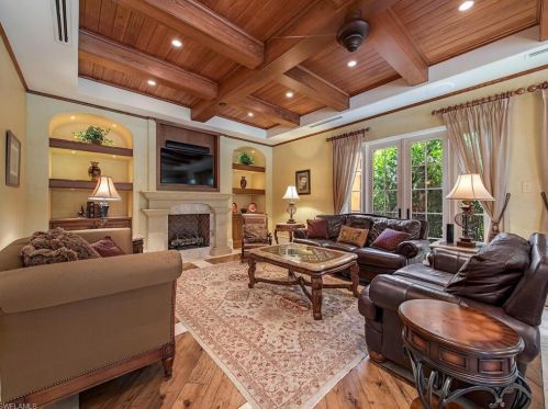 460 15th Ave, Naples, FL 34102-7437