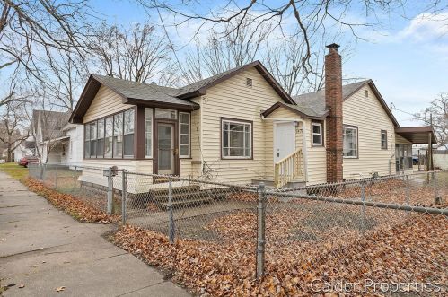 1472 Montgomery Ave, Meskegon MI 49441-1763 exterior