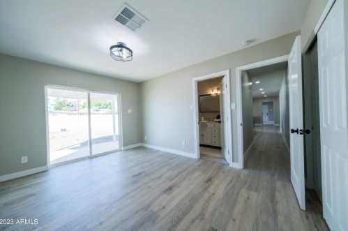 5530 22 Ave, Phoenix AZ 85015-2815 exterior