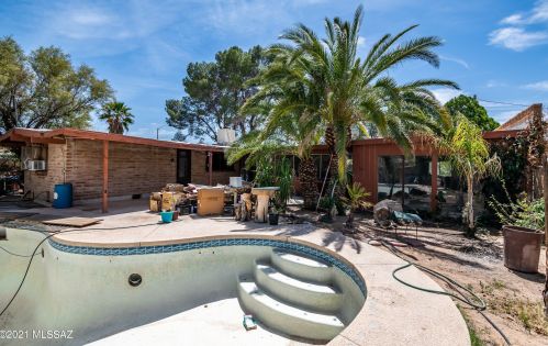 5749 Lee St, Tucson AZ 85719-3900 exterior