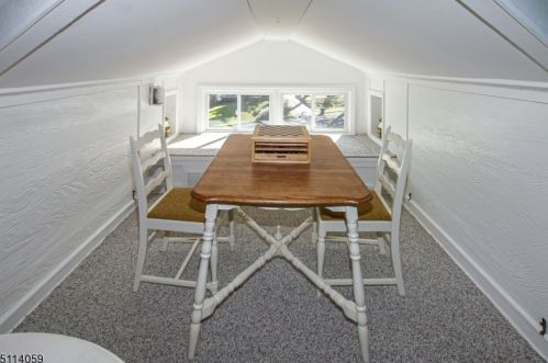 1490 Fox Trl, Mountainside NJ 07092-1301 exterior