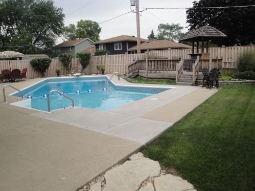 2115 Ingalls Ave, Joliet IL 60435-4058 exterior