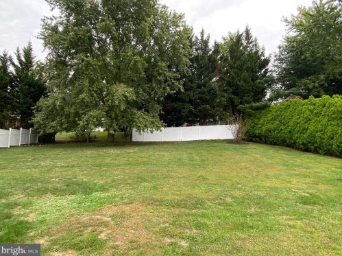 76 Gardenia Dr, Hanover PA 17331-3454 exterior