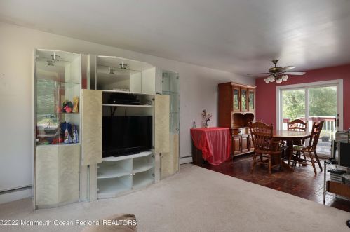 2 Berkshire Ct, Jackson Twp NJ 08527-2409 exterior