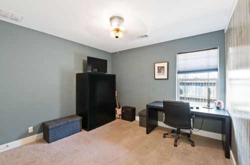 7000 Bay City Bnd, Austin TX 78725-2938 exterior