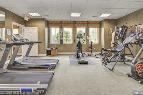 1108 Gatherings Dr, Paterson NJ 07508-1378 exterior