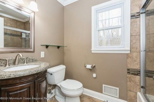 19 Sherwood Ln, Old Bridge NJ 08857-1634 exterior