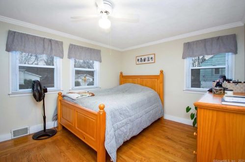 48 Booth Rd, Enfield CT 06082-1902 exterior