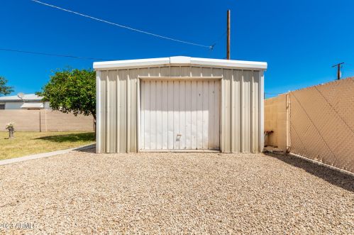 8301 28th Dr, Phoenix AZ 85051-8464 exterior