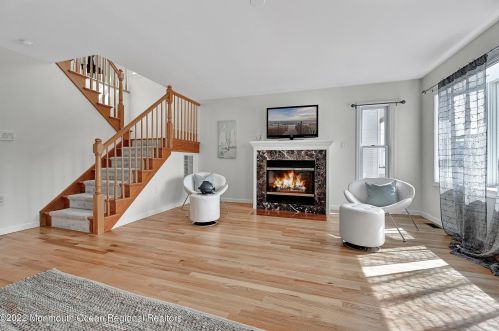 19 New Jersey Ave, Lavallette NJ 08735-2528 exterior