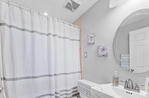 1274 Rev James A Polite Ave, Bronx NY 10459-2888 exterior