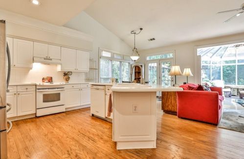 335 Craighead Dr, Atlanta GA 30319-1086 exterior