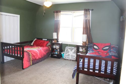 2401 9 Pl, Milwaukee WI 53215-3214 exterior