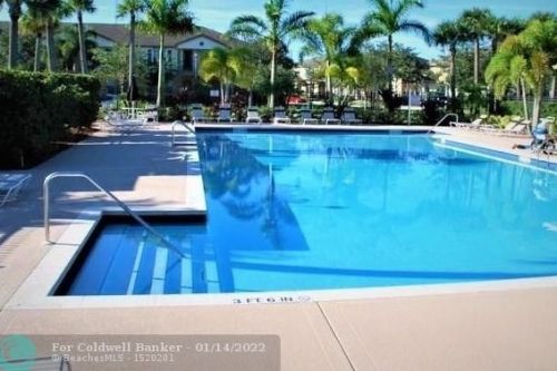 2105 Glen Ridge Dr, Fort Pierce FL  34952-8023 exterior