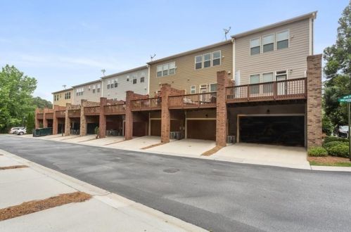 1737 Breyerton Dr, Atlanta GA 30329-4712 exterior