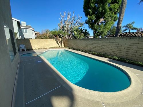 216 Glenwood Ave, Fullerton CA 92832-1228 exterior