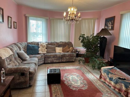 98 Hawkins St, Providence RI 02908-1713 exterior