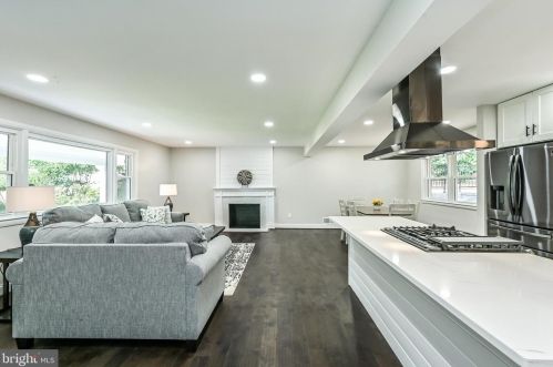 2002 Belle View Blvd, Alexandria VA 22307-1360 exterior