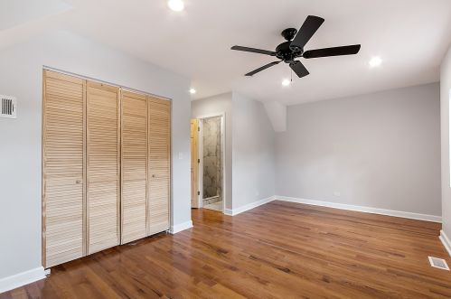 527 Ridgeway Ave, Chicago IL 60659-1117 exterior