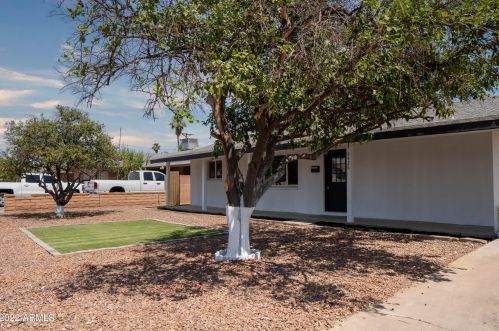 3426 Elm St, Phoenix AZ 85033-1039 exterior