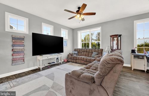 134 Overlook Dr, Hanover PA  17331-9136 exterior