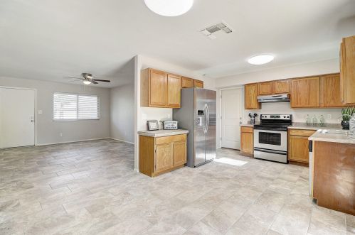 15862 20th Pl, Phoenix AZ  85022-3406 exterior